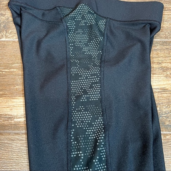 Under Armour Capri's - Medium - Picture 3 of 9